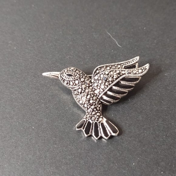 Black And Silver Tone Hummingbird Brooch - Picture 10 of 12